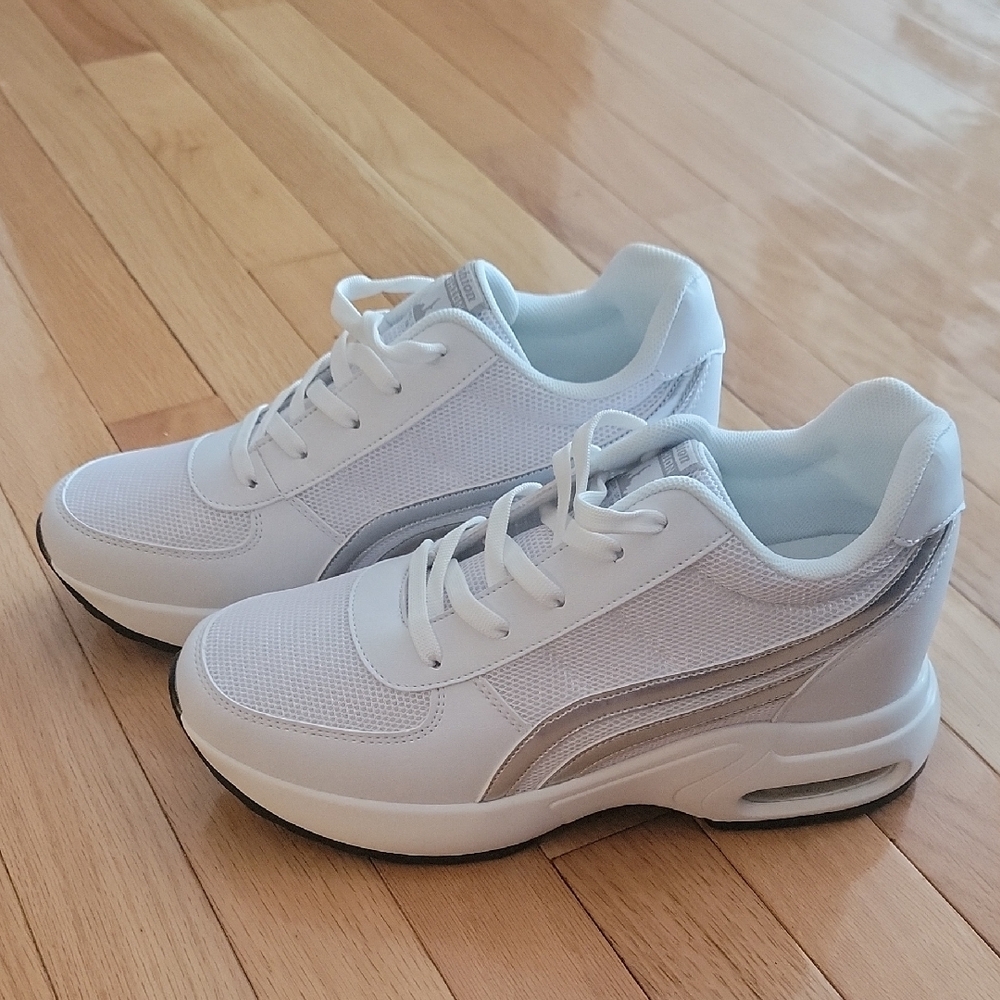 White and Gray Sneakers With Wedge 41m